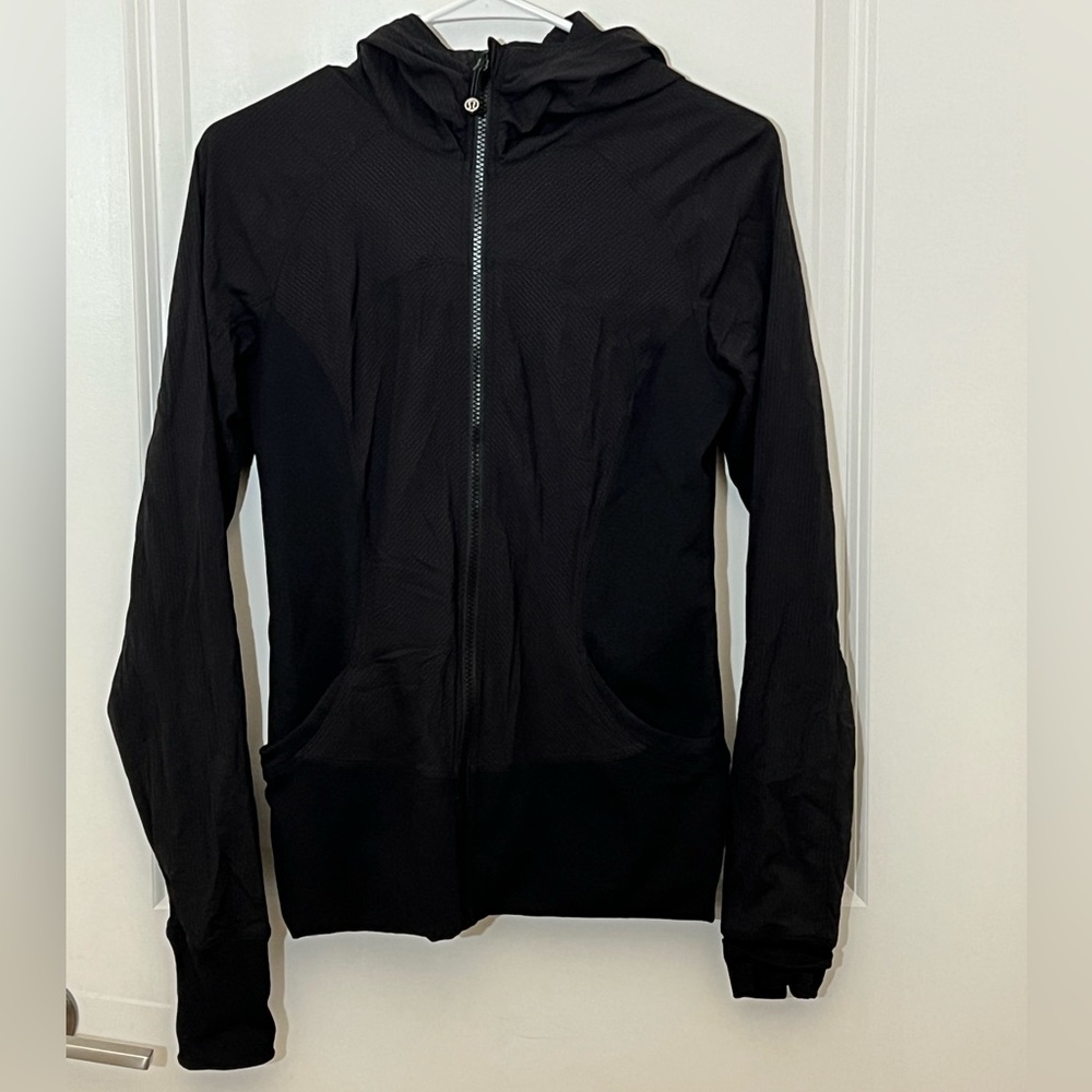 Lululemon lightweight windbreaker. Black.